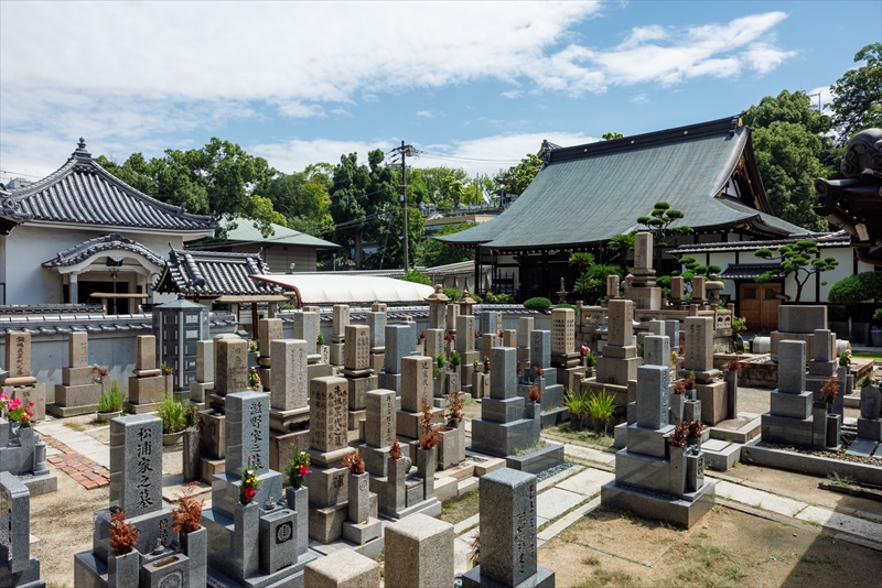 金臺寺墓地